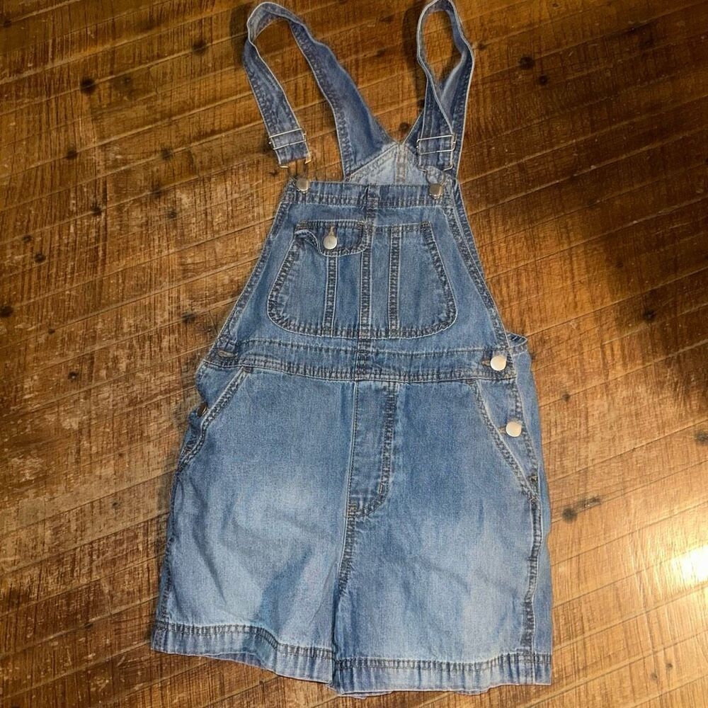 No Boundaries distressed raw hem size 1 farmer overalls